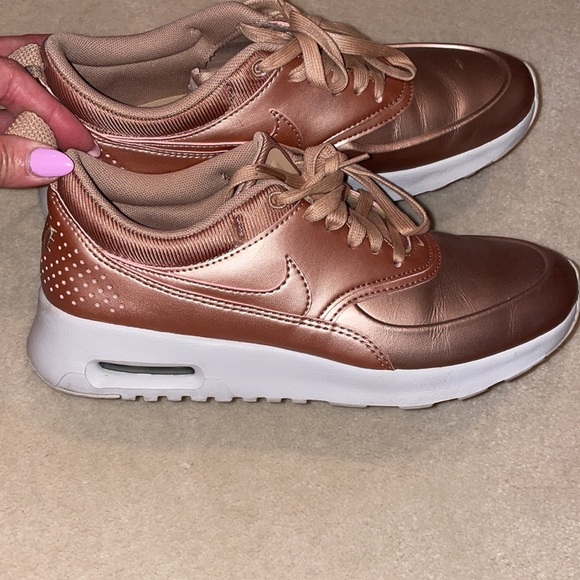 Nike - Picture 3 of 3